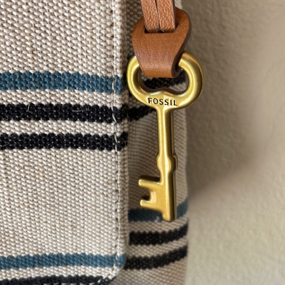 Fossil purse - Picture 8 of 8